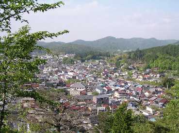 ����~����